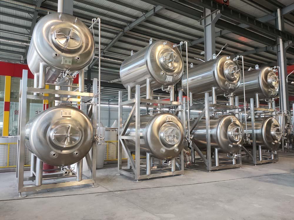 8BBL Horizontal Lagering Tanks Cooling Jacketed Unitanks